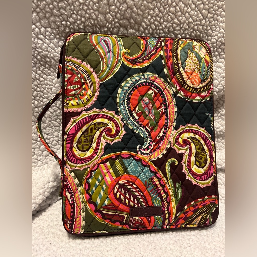 Vera Bradley Tablet Tamer Organizer- Heirloom Paisley (Browns)